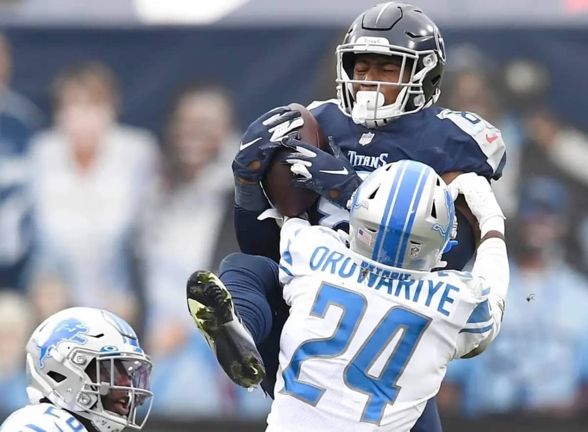 Read more about the article Teammates support Amani Oruwariye following the incident.