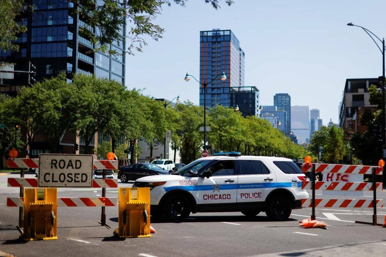 Read more about the article Police said the weekend gunshots in Chicago left four people dead and ten injured.