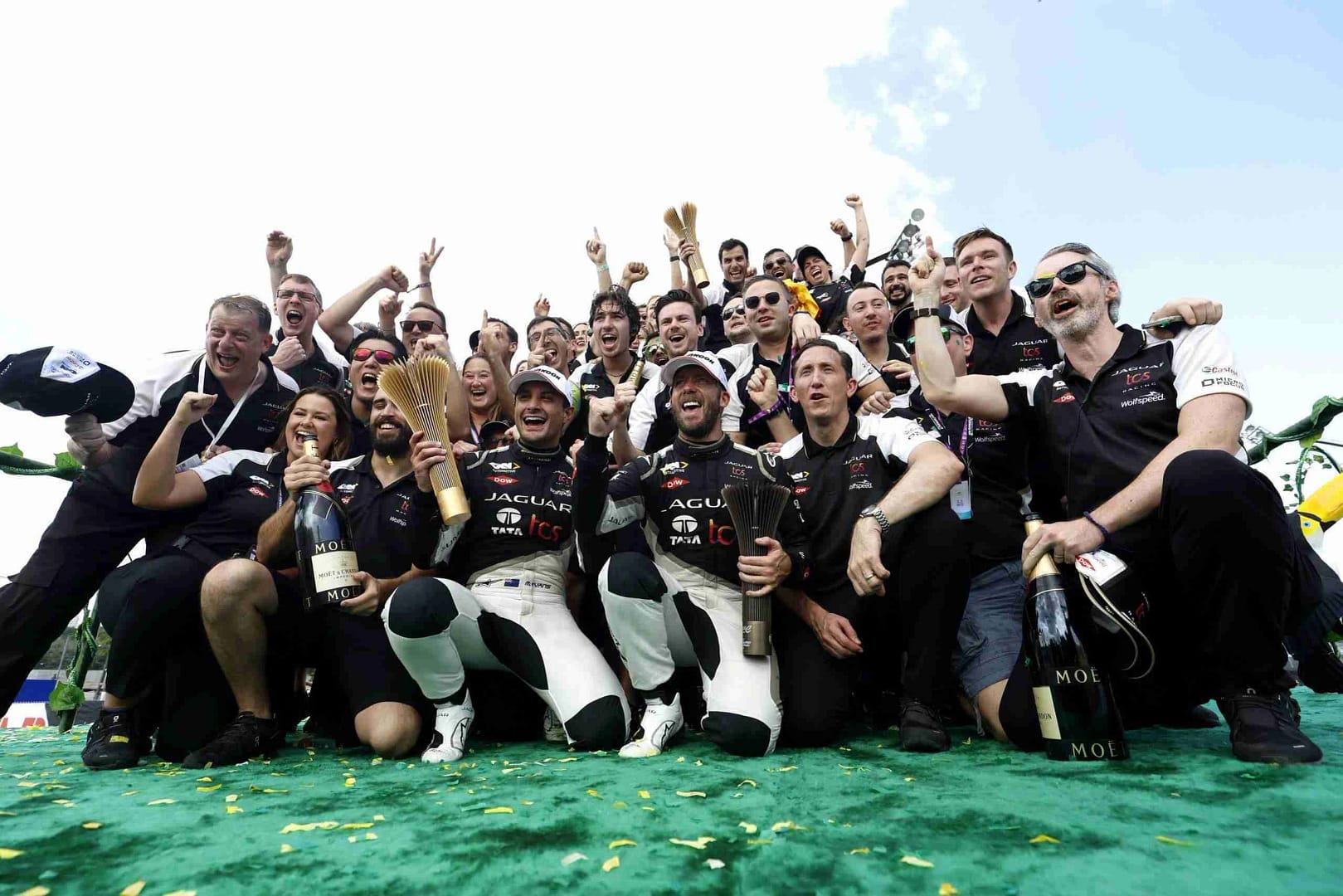 Read more about the article Evans Stages Stunning Comeback to Win in São Paulo